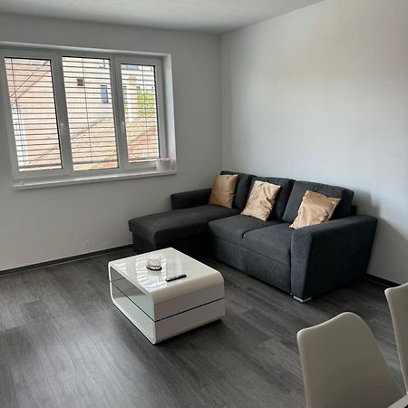 Soukromy Byt 2+Kk S Balkonem A Parkovanim Znojmo Exteriör bild