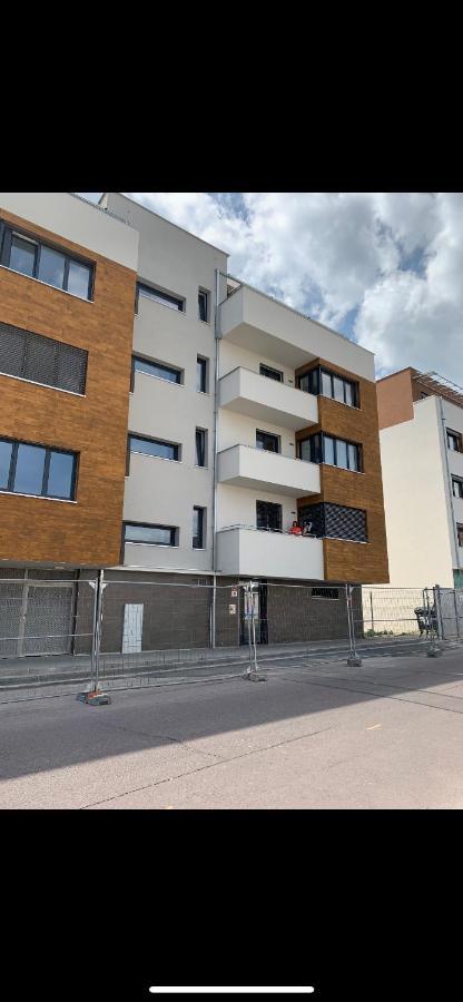 Soukromy Byt 2+Kk S Balkonem A Parkovanim Znojmo Exteriör bild