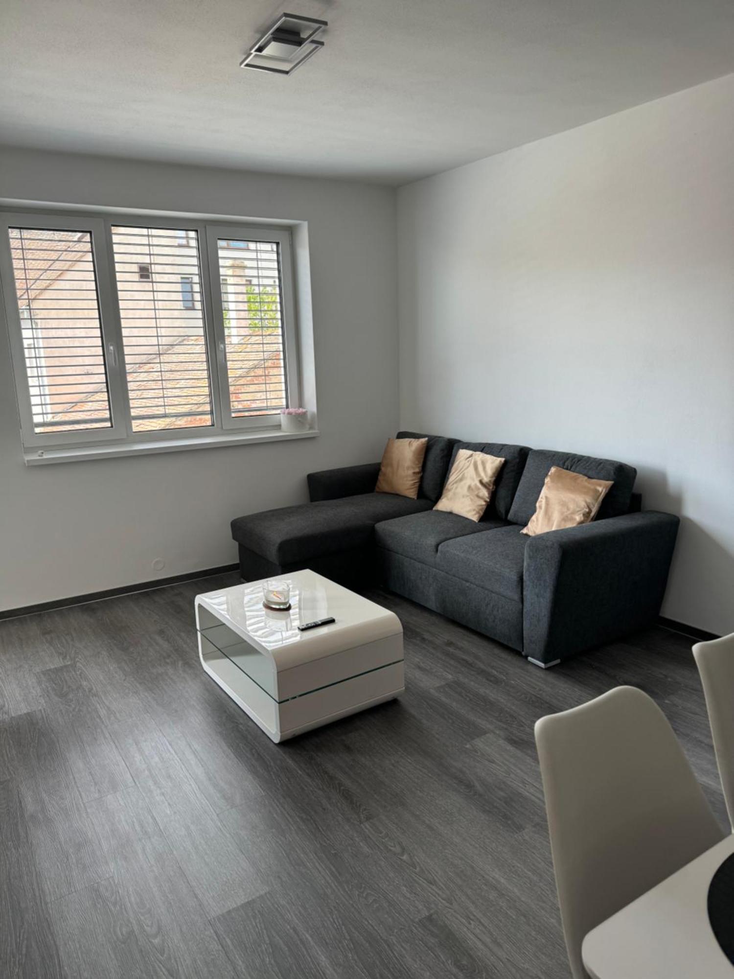 Soukromy Byt 2+Kk S Balkonem A Parkovanim Znojmo Exteriör bild